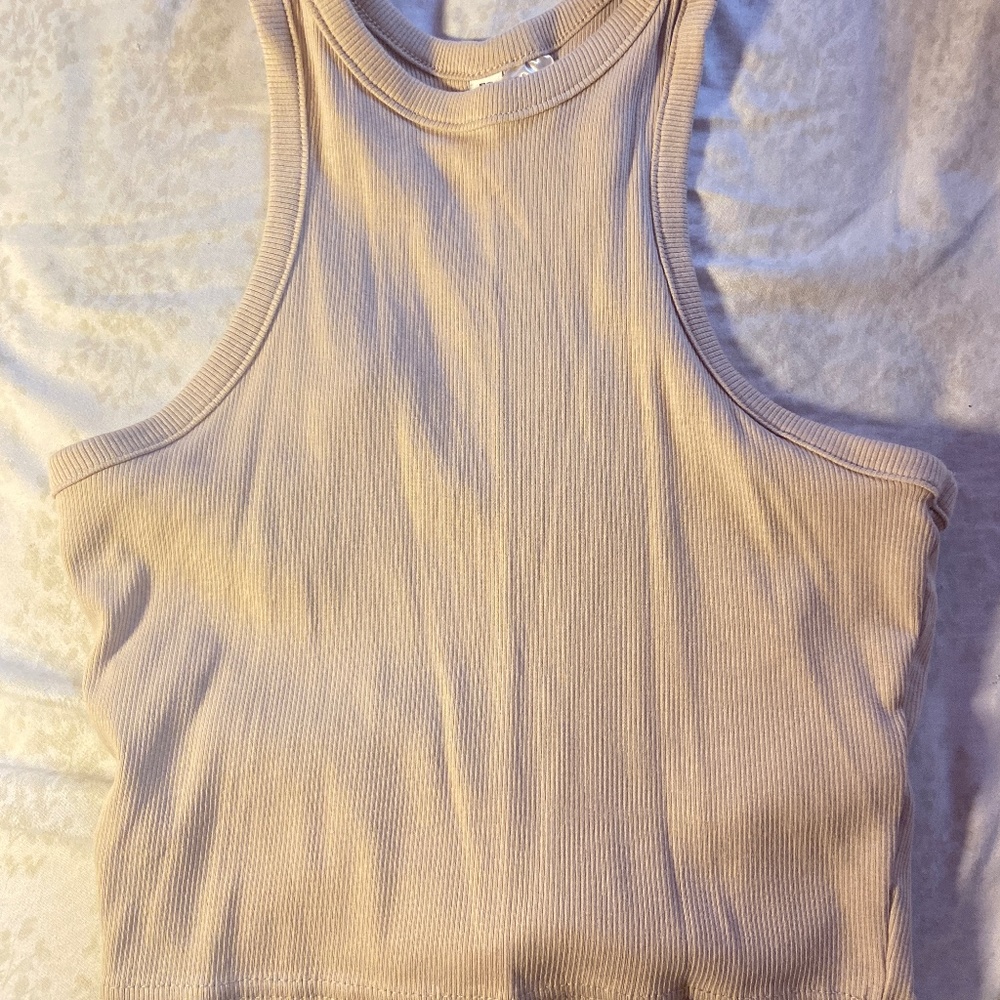 H&M beige cropped tank top